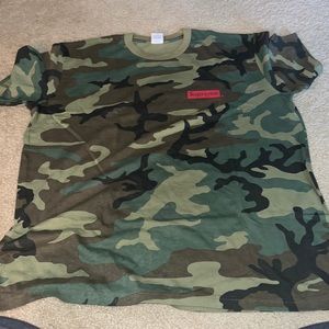 NEW SUPREME CAMO MENS SHIRT. WORN ONCE. LIKE BRAND NEW. SUPREME BRAND.